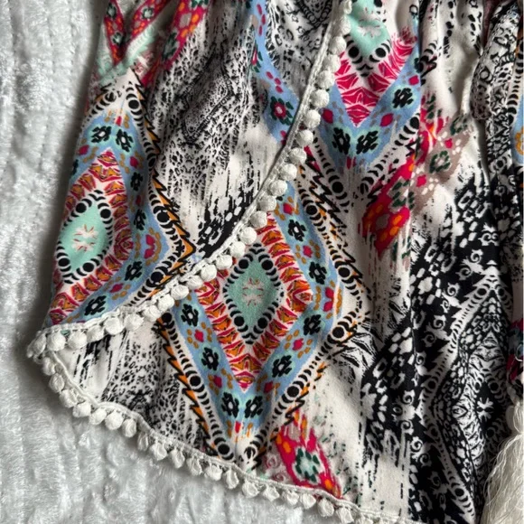 ✨Like New!😍Hot Kiss Black Aztec Multicolor Printed Shorts - Picture 5 of 6